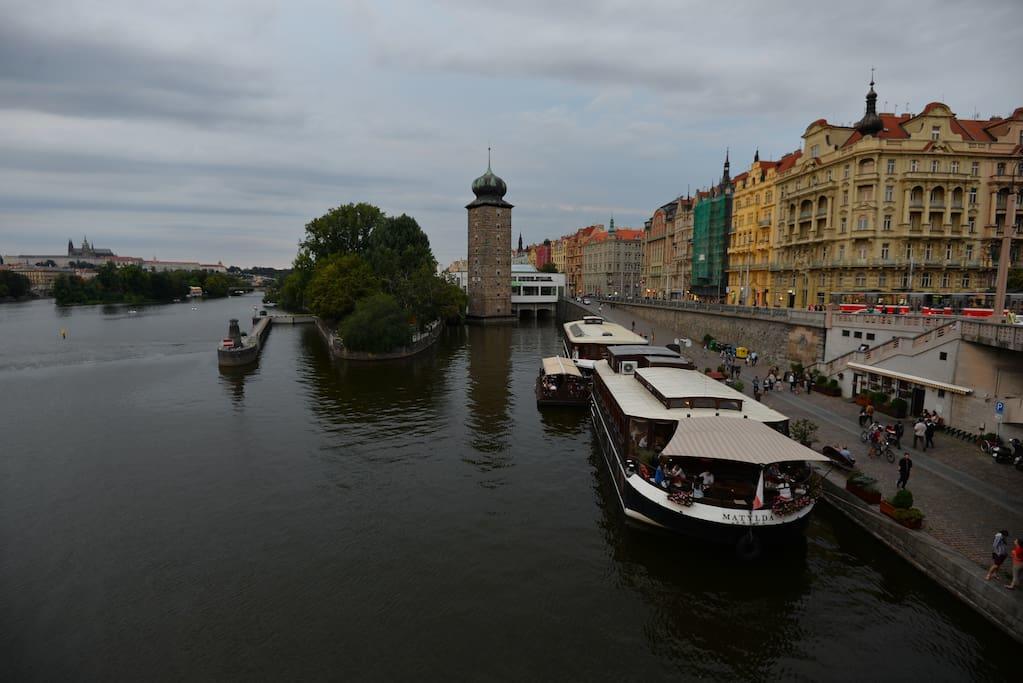 Apartments Resslova By The Dancing House プラハ エクステリア 写真