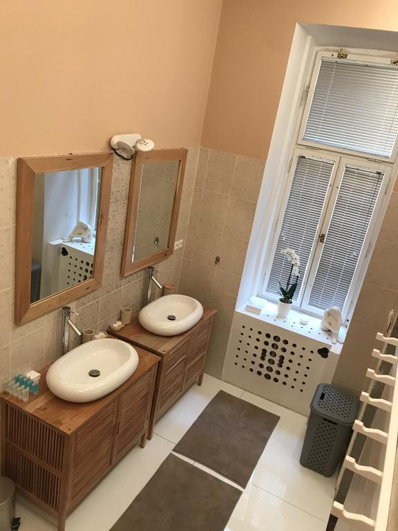 Apartments Resslova By The Dancing House プラハ 部屋 写真