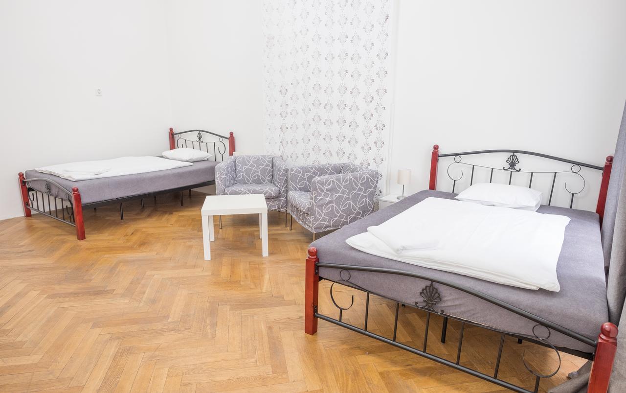 Apartments Resslova By The Dancing House プラハ エクステリア 写真