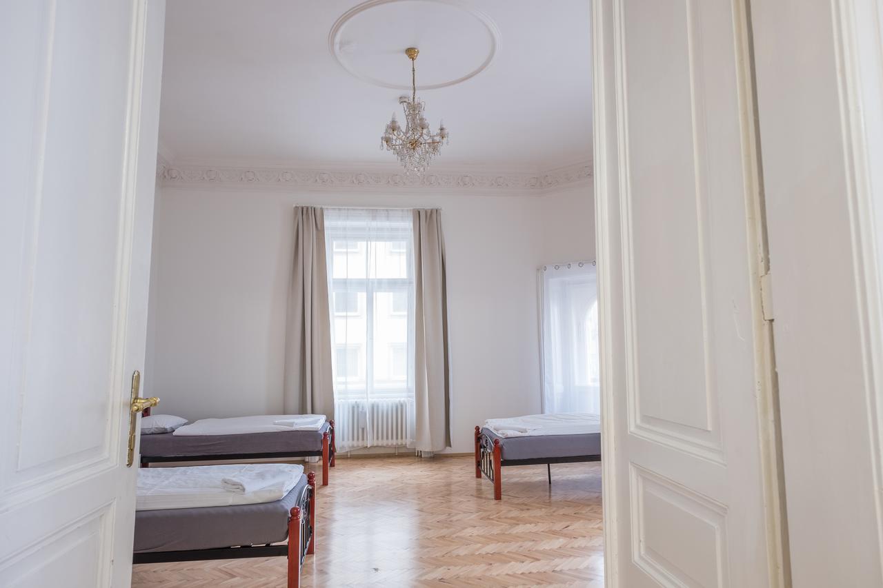 Apartments Resslova By The Dancing House プラハ エクステリア 写真