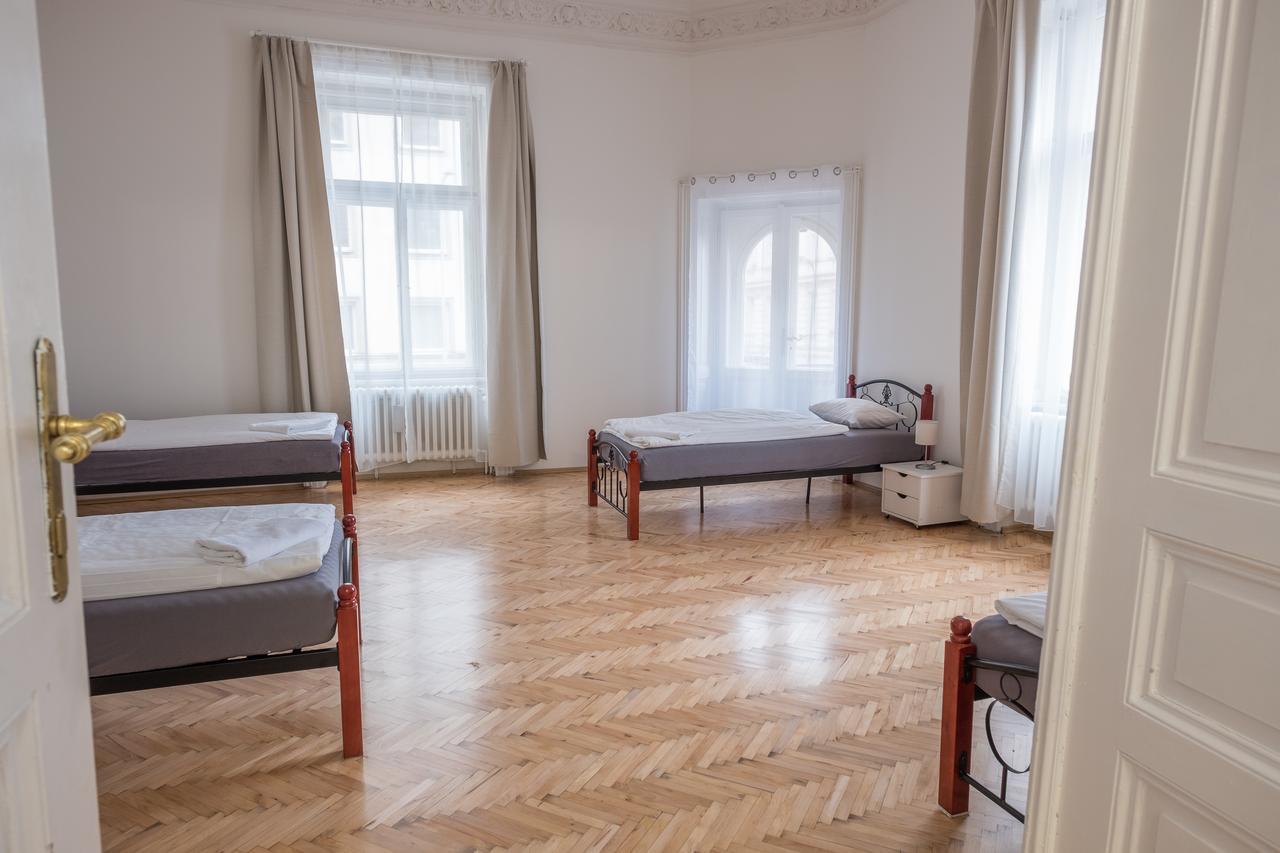 Apartments Resslova By The Dancing House プラハ エクステリア 写真